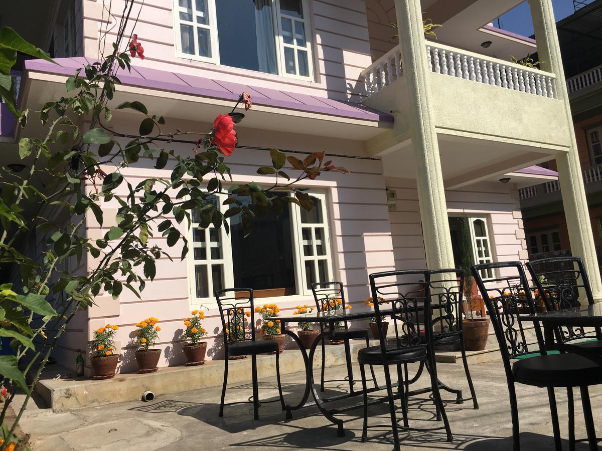 Hotel Pokhara International Bagian luar foto